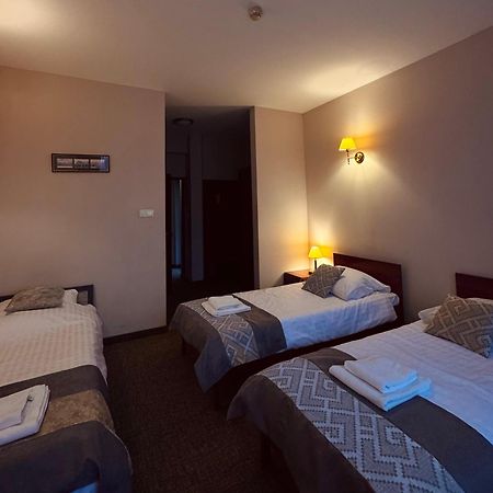 Hotel Kameralny เคียลเซ ภายนอก รูปภาพ