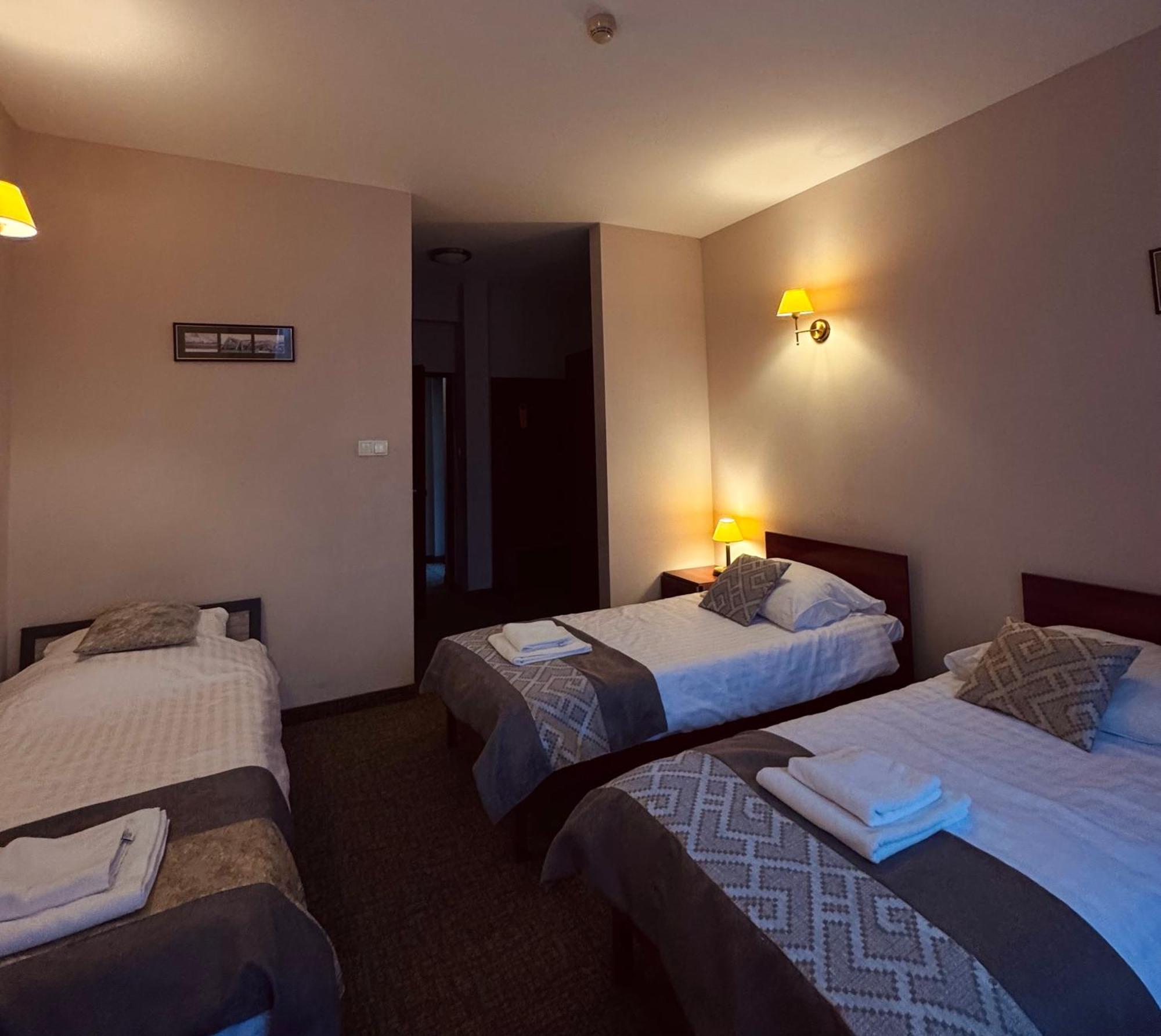 Hotel Kameralny เคียลเซ ภายนอก รูปภาพ
