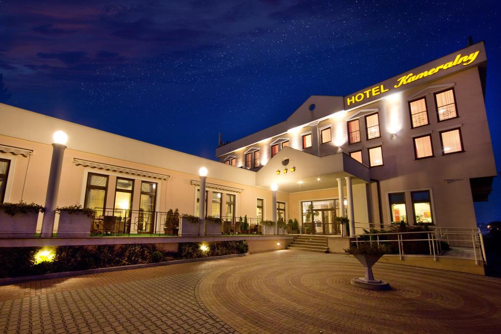 Hotel Kameralny เคียลเซ ภายนอก รูปภาพ
