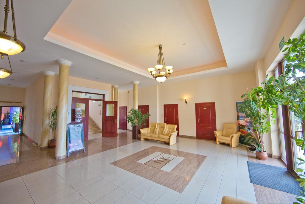 Hotel Kameralny เคียลเซ ภายนอก รูปภาพ